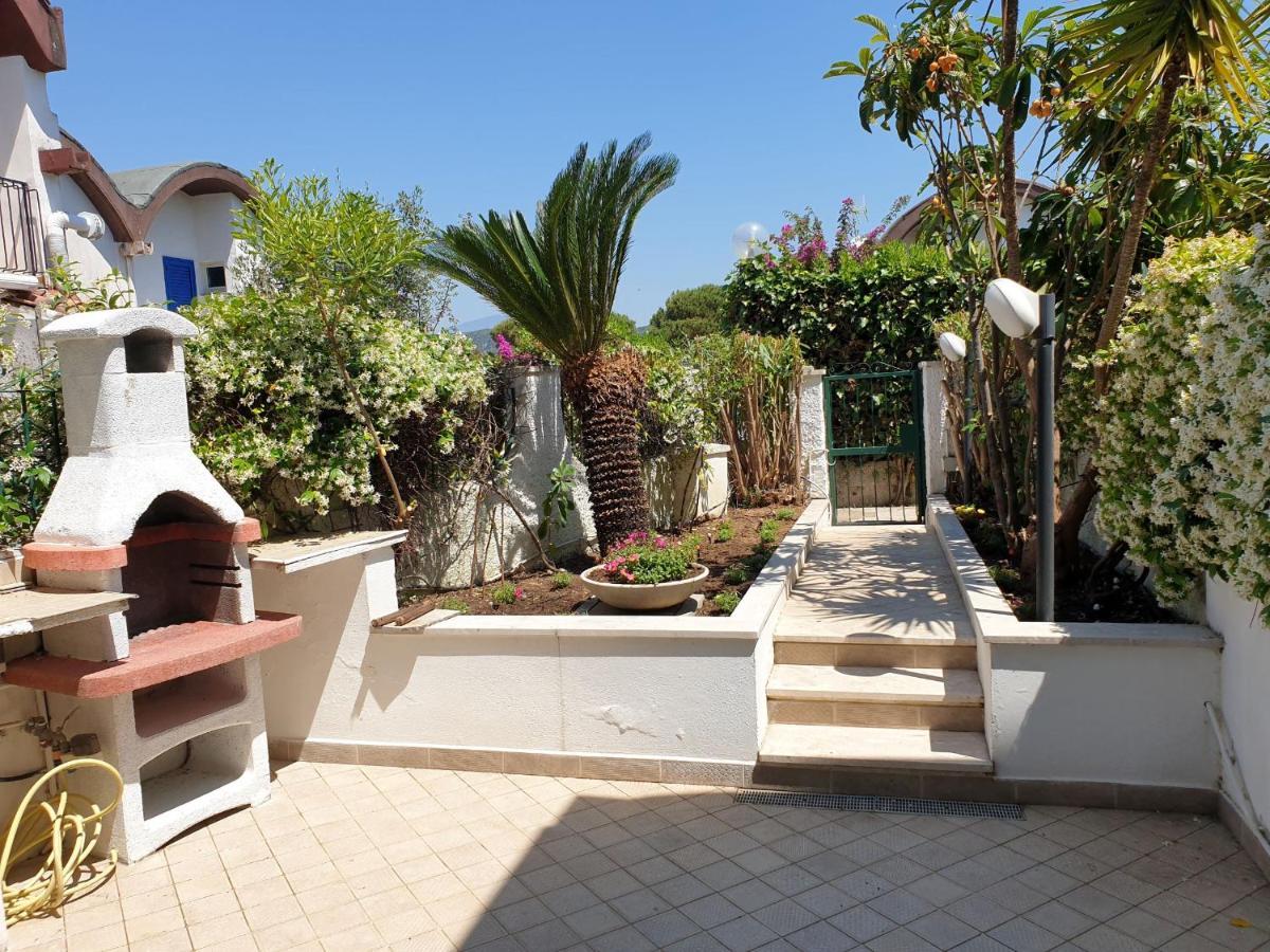 La Villa Fronte Spiaggia Bandiera Blu สแปร์ลองกา ภายนอก รูปภาพ