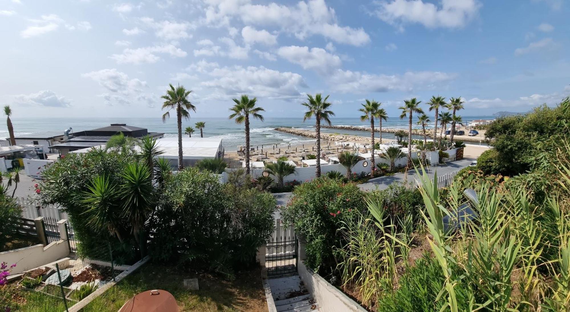 La Villa Fronte Spiaggia Bandiera Blu สแปร์ลองกา ภายนอก รูปภาพ