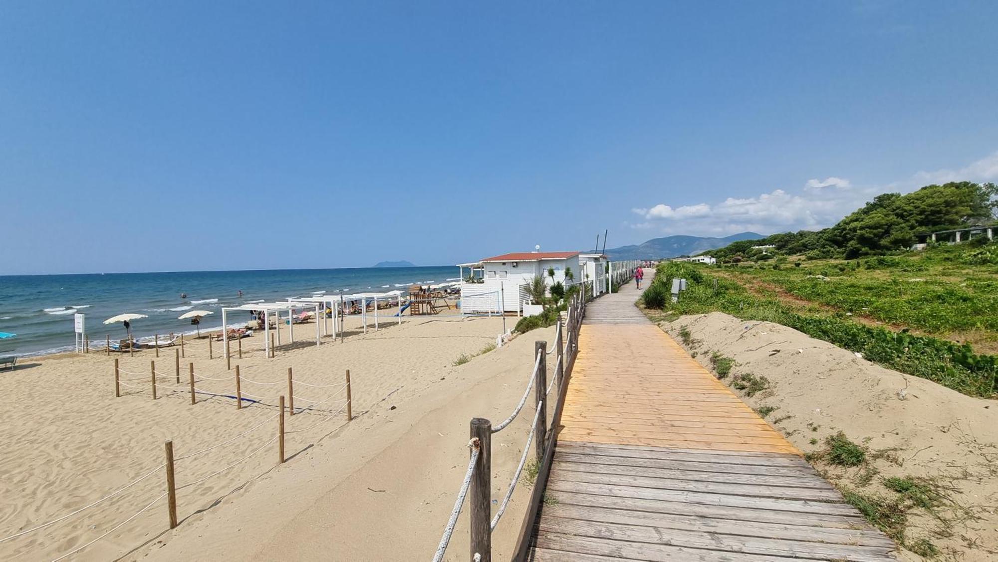 La Villa Fronte Spiaggia Bandiera Blu สแปร์ลองกา ภายนอก รูปภาพ